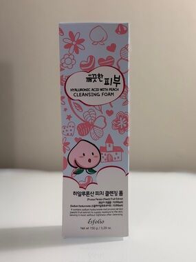 esfolio Hyaluronic Acid with Peach Cleansing Foam